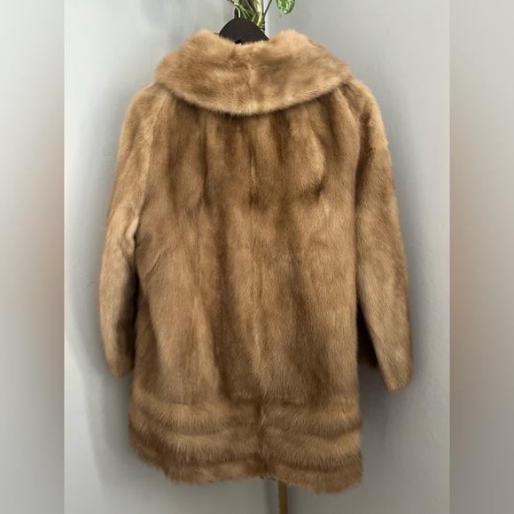 Gorgeous Vintage Peter Pan Collared Fur - Picture 3 of 13